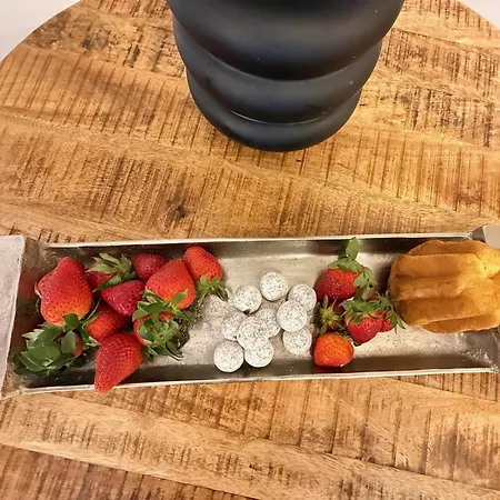 Small & Cozy 2 Bedroom By Belle Apartment *