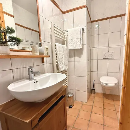 Small & Cozy 2 Bedroom By Belle *